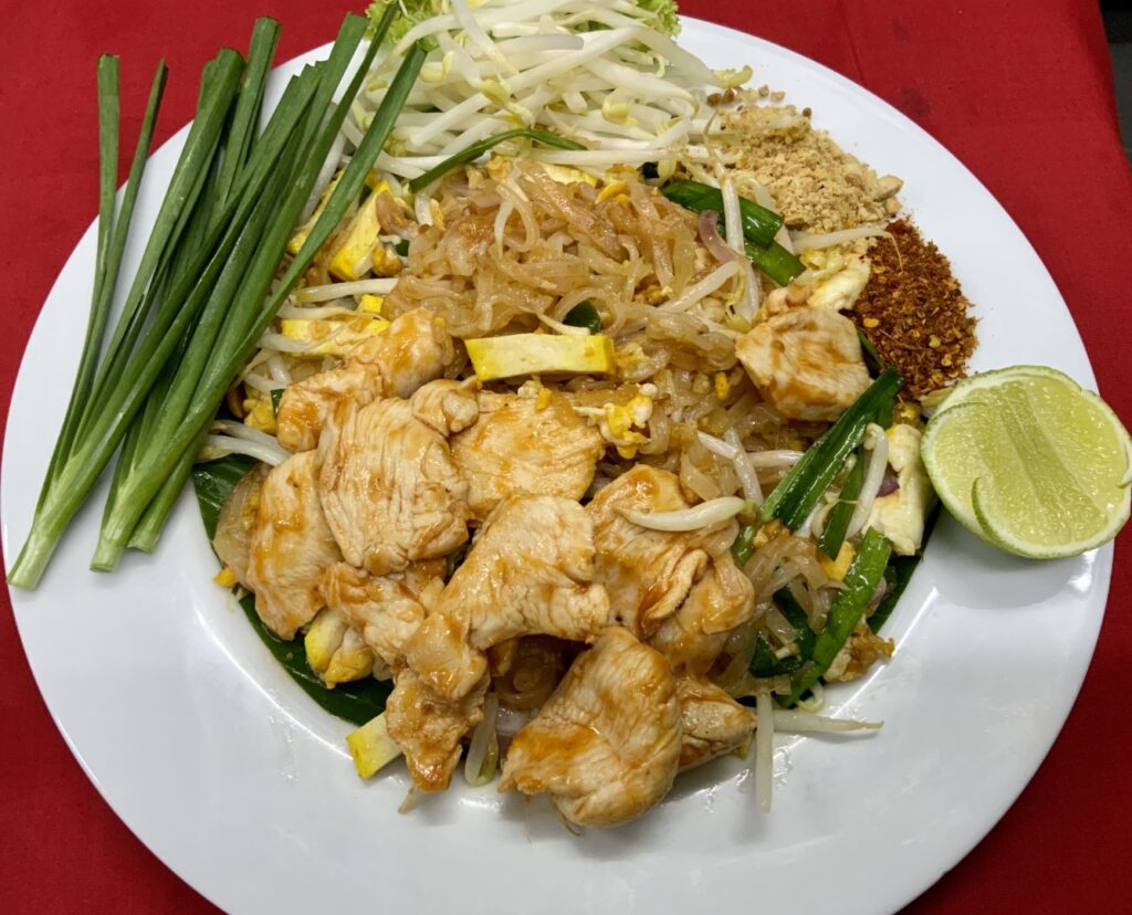 “Pad Thai” Fried Noodles With Chiken / Pork Or Beef