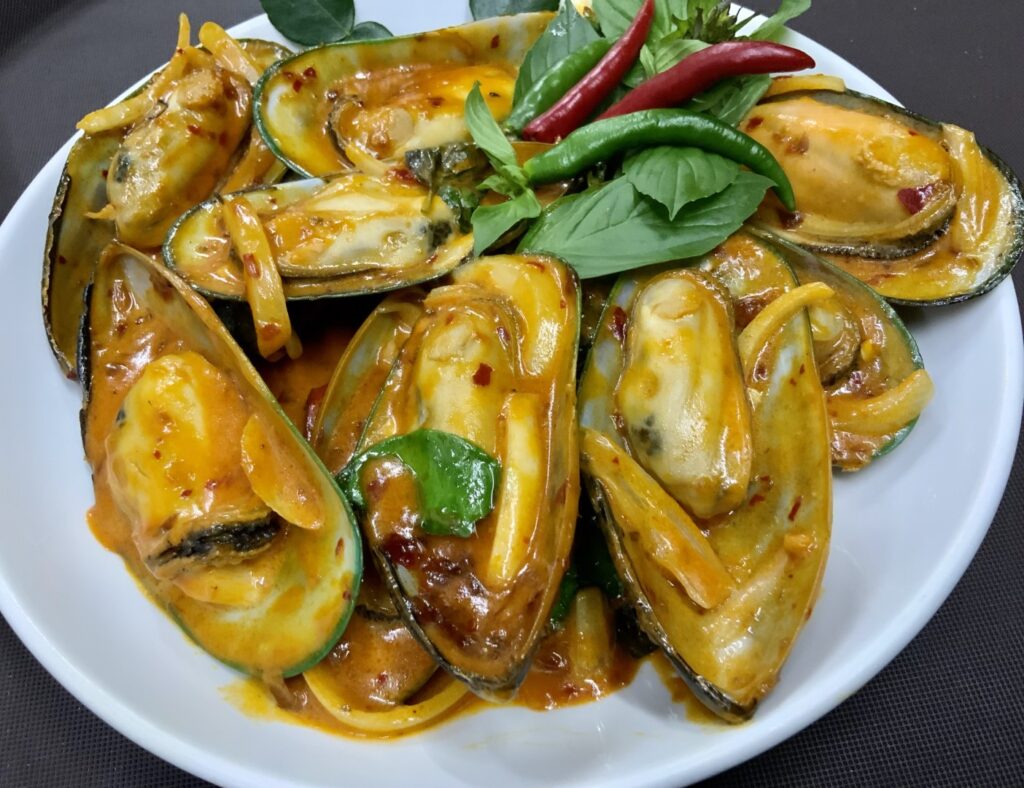 Stir Fried Mussels With Chilli Paste